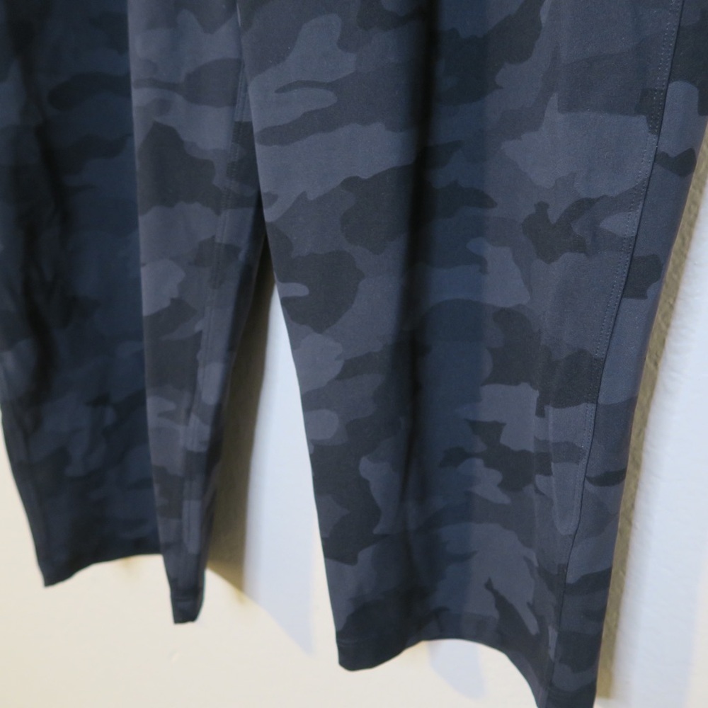 Lululemon Stretch High Rise Crop‎ Pants Heritage 365 Camouflage Deep Coal Black - Picture 4 of 9